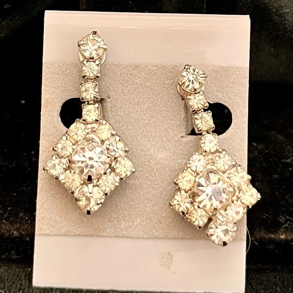 Vintage 1950s Rhinestone Crystal Drop Dangle Earrings Silver Tone Screw Back